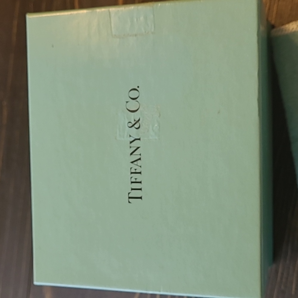 Tiffany and Co box - Picture 2 of 4